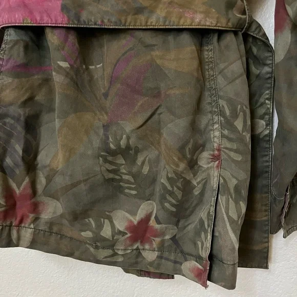 DESIGUALCamoasis Khaki Floral Parka Jacket SS21 Style 21SWEN13Size Medium